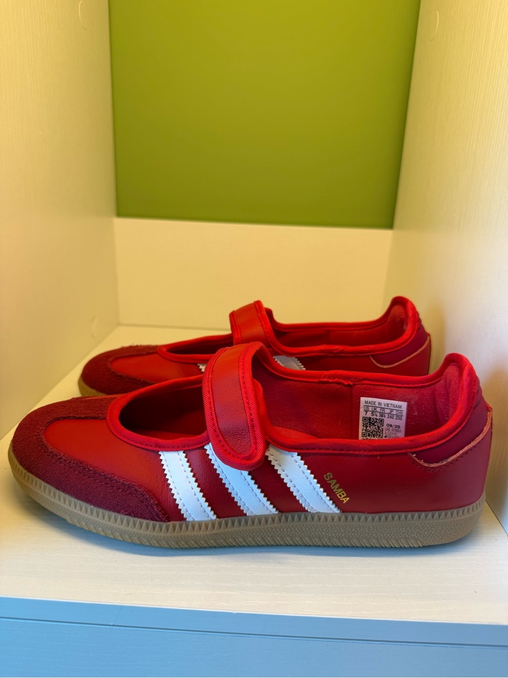 Adidas Samba Janes in Red - Picture 4 of 7